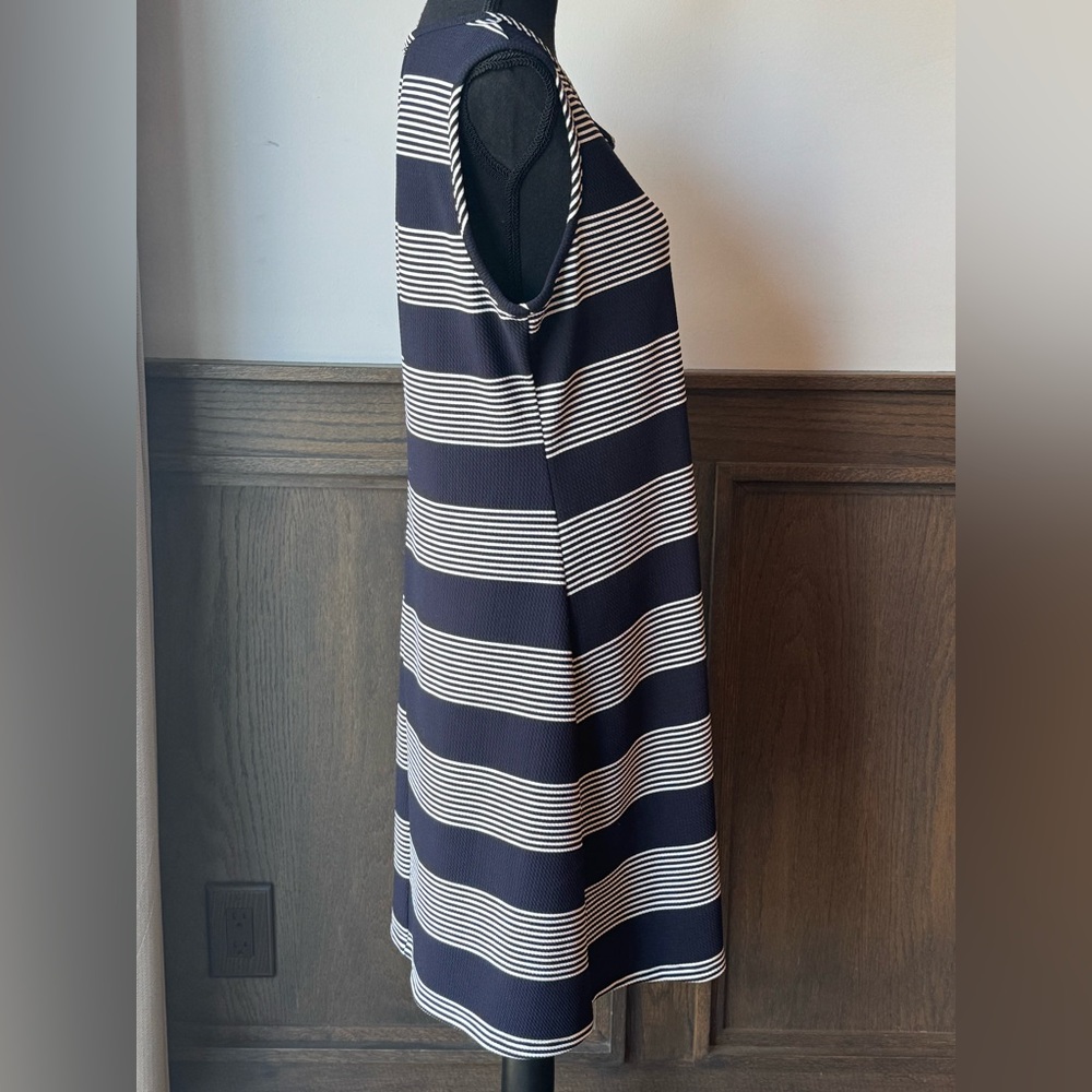 RN studio by Ronni Nicole Navy and White Striped Sleeveless textured Dress NWT - Picture 4 of 9